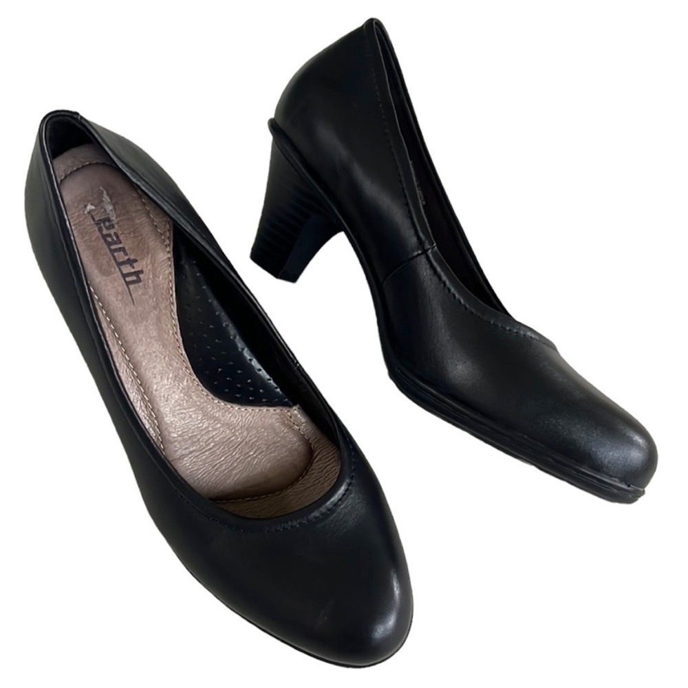 EUC Earth Brand Bijou Leather Heels Black Size 6
1/2